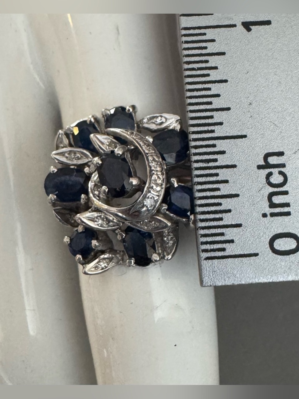 Vintage Platinum Diamond & Sapphire Ring. - Picture 9 of 12